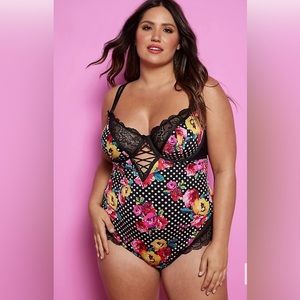 TORRID BETSEY JOHNSON BODYSUIT - POLKA DOT FLORAL